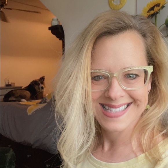 Meet your Posher, Liz - Picture 5 of 5